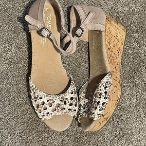 Toms wedge sandal size 7